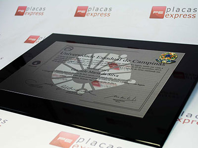 Diplomas e certificados